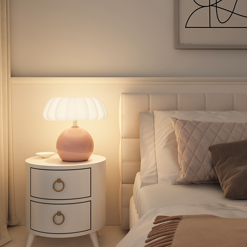 Cream Style Bedside Table Lamp – обзор и цена Desk Setup White