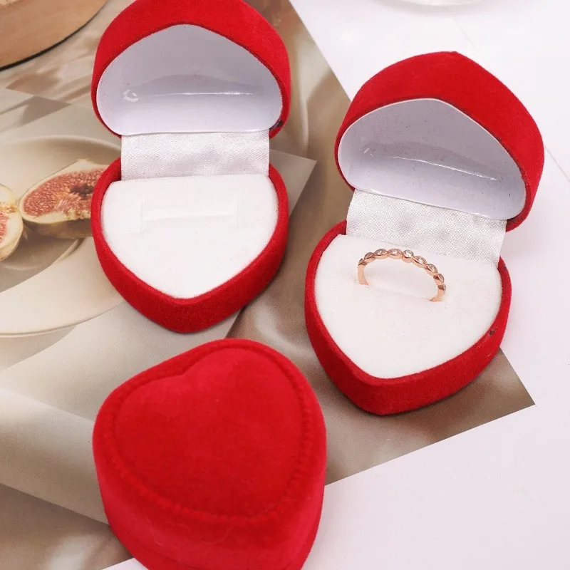 Red Flocking Heart Shape Ring  – обзор и цена Ring Binder Box