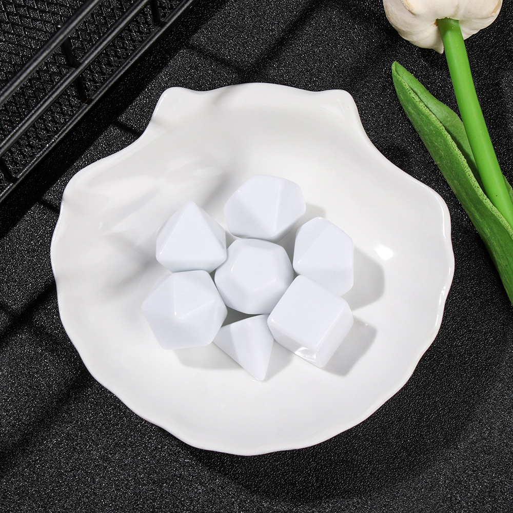 7 Pcs Set of Black White Blank – обзор и цена Desk Setup Black